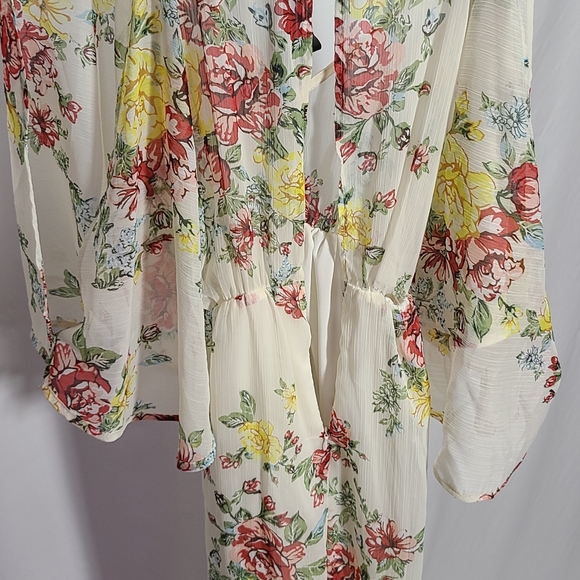 FLORAL CHARM MAXI DRESS - Picture 8 of 11